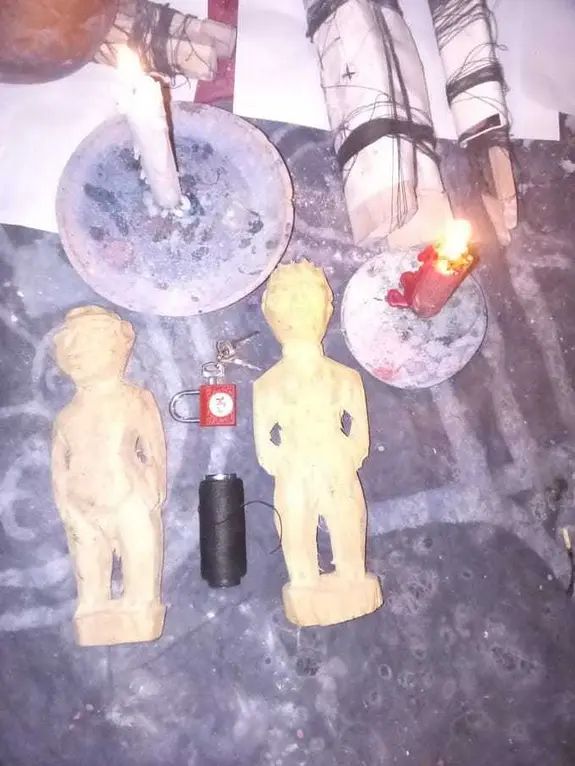 Rituel de Retour Affectif — Deux Figurines